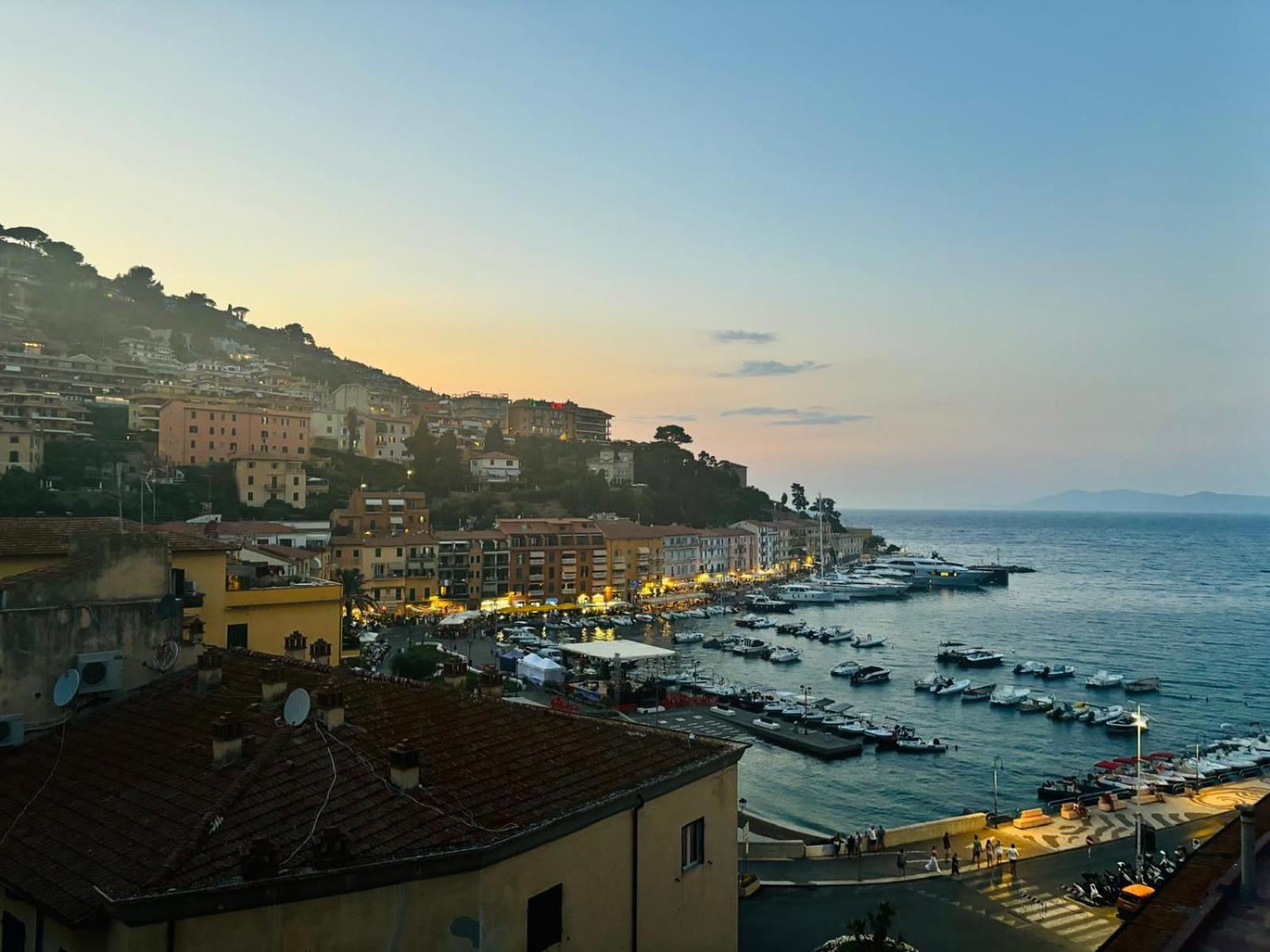 La Casetta In Piazza Porto Santo Stefano  Exterior foto